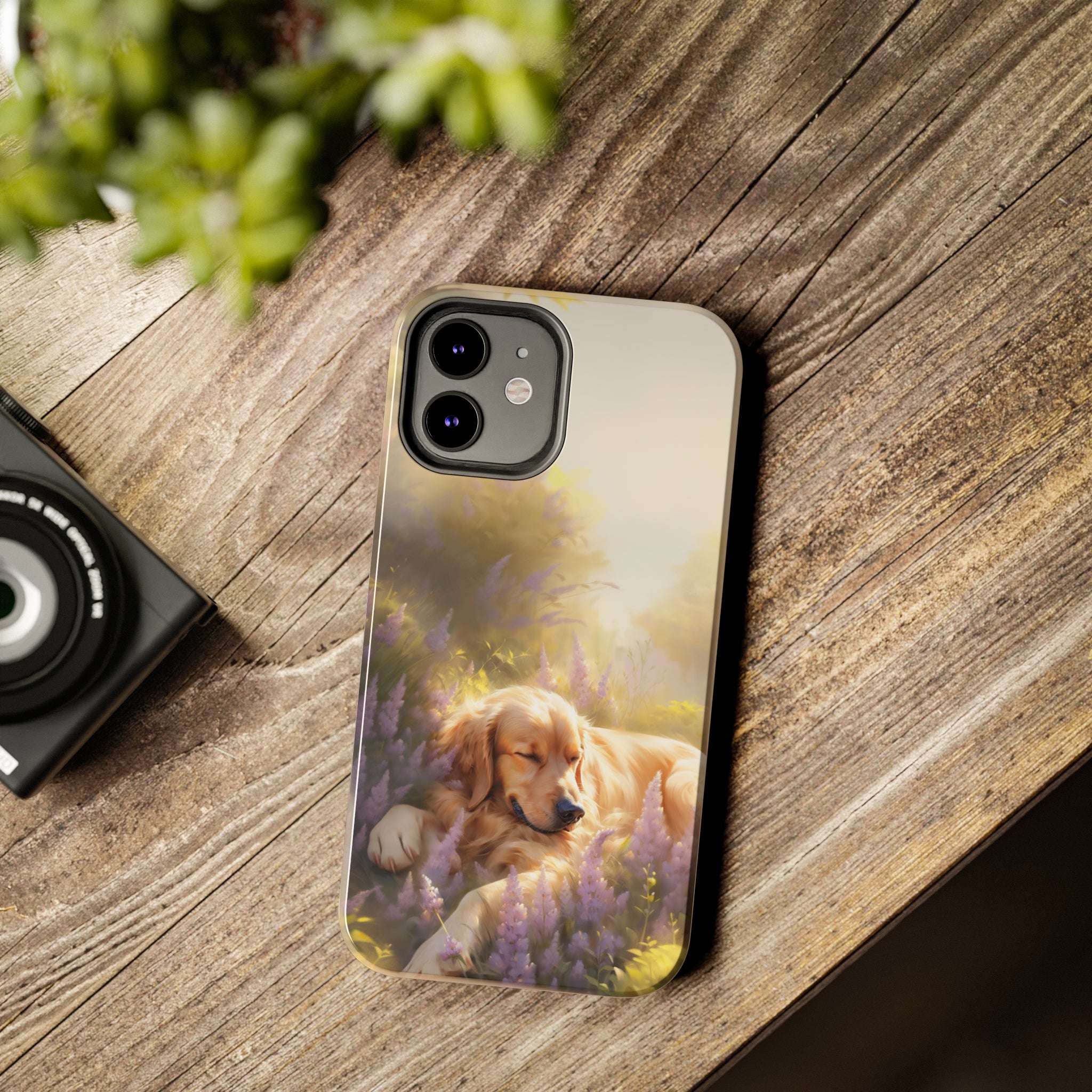 Golden Retriever Love: Impact-Resistant iPhone Case