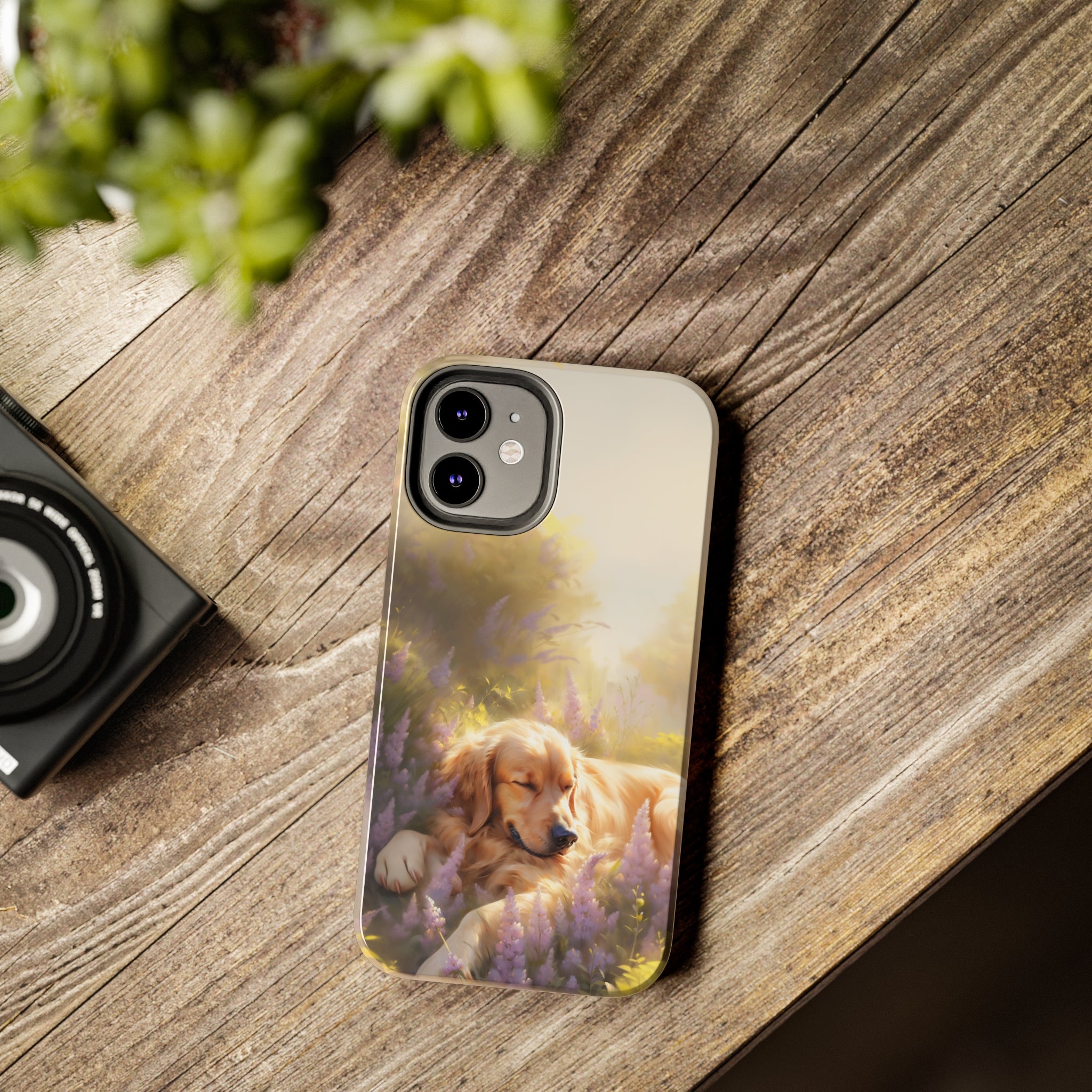 Golden Retriever Love: Impact-Resistant iPhone Case